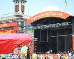 Фан-зона в Києві простоїть ще два тижні після Євро-2012