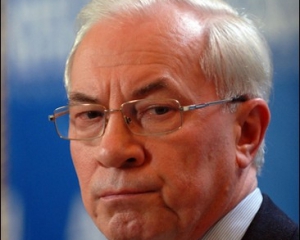 Азаров погрожує аграріям покаранням за зрив державної програми