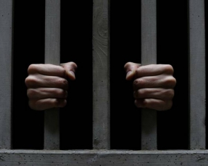 Міліціонеру, який зґвалтував донеччанина, загрожує 10 років в'язниці