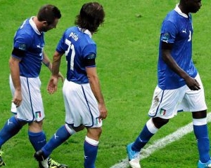 Футболисты сборной Италии почтили память погибшего солдата