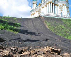 На Андріїївському &quot;поповз&quot; ґрунт: чиновники заспокоюють