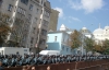 Митингующие отвоевали часть территории возле Украинского дома