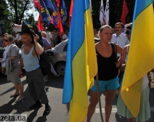 Львовские протестующие дважды не пустили на работу заместителя губернатора