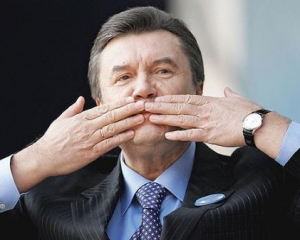 Янукович поздравил Кличко с победой над Томпсоном