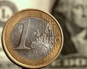 Євро втратив 1,6 копійки, курс долара майже не змінився