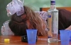 В Винницкой области школьница выпила бутылку водки и обворовала чужое жилище