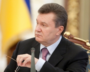 Янукович за чашкой чая поведал о трех годах стабильного экономического роста