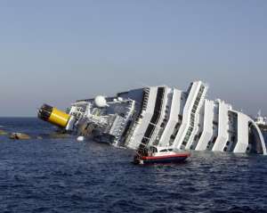 Капітан &quot;Costa Concordia&quot; почав управляти судном за 6 хвилин до катастрофи