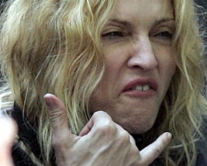 Французские националисты будут судиться с Мадонной