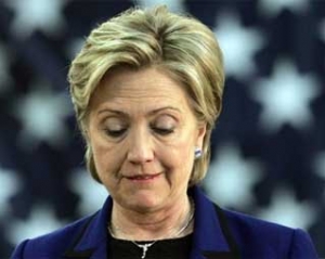 Египтяне встретили Хиллари Клинтон гнилыми помидорами и криками &quot;Моника!&quot;