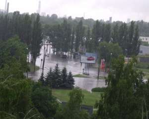 За ночь непогода обесточила 409 населенных пунктов Украины