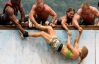У США відбулася популярна гра на витривалість Tough Mudder
