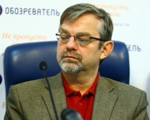 Ставя Тимошенко во главе списка оппозиции, к ней привлекают внимание - политолог