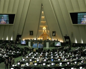 Іран може перекрити Ормузьку протоку. Хоче заблокувати 35% світових перевезень нафти