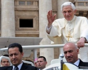 Камердинера папи Римського відпустили під домашній арешт