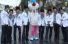 Казацкие шапки и флаг от Азарова: олимпийцев провели в Лондон