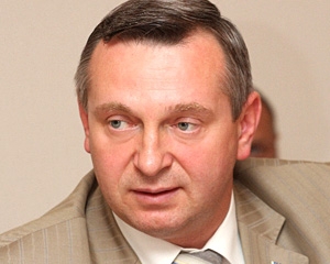 У Харкові під судом провокатори до депутатів застосували силу - "бютівець"