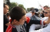 Молодые люди уголовной внешности хватали "бютовцев" за горло под судом Тимошенко