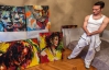 Талановитий художник без рук та ніг вважає свою інвалідність "божим даром"