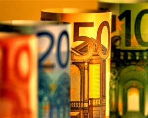 Євро втратив 2 копійки, курс долара майже не змінився - міжбанк