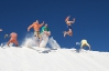 В пустыне с "вечным снегом" круглый год катаются на сноубордах