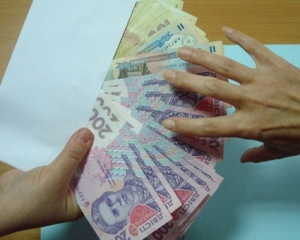 Середня зарплата в Україні перевалила за 3100 гривень - Держстат