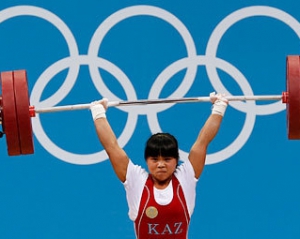 19-річна важкоатлетка з Казахстану стала чемпіонкою Лондона зі світовим рекордом