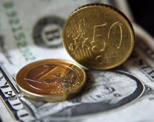 Євро виріс на 2 копійки, курс долара майже не змінився