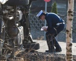 У Польщі поїзд протаранив мікроавтобус: в ДТП загинули 8 українців