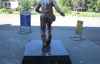 В Луганске вандалы испоганили скульптуру бразильского футболиста Пеле