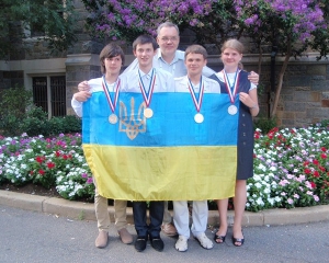 Четверо українських учнів вибороли перемогу на Всесвітній олімпіаді з хімії