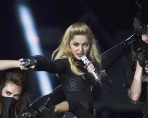Мадонна обвинила в парижском скандале головорезов