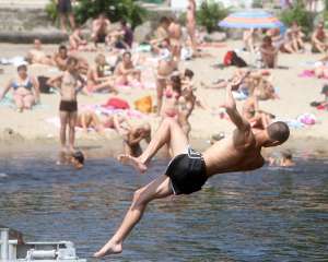 Запрет на купание в Днепре в Киеве может продлится до конца лета - СЭС