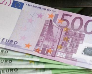В Україні підскочив курс євро, долар втратив 1 копійку