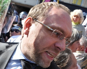 Масовий страх і розчарування — у "Батьківщині" пояснили, чому українці тихо сидять вдома
