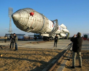 Російські супутники стали небезпечним космічним смітям