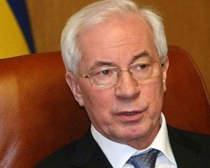 Азаров збирається посилити відповідальність за порушення правил дорожнього руху