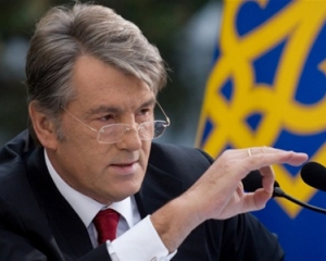 Підписання закону про мови є політичною грою на користь однієї партії - Ющенко