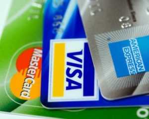 Українці відмовляються від платіжних карток - з початку року їх поменшало на 2,5 мільйона