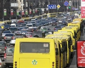 Водителей маршруток не пускают в Киев на санкционированную забастовку