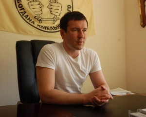 Избитого милицией правозащитника отпустили, запугав проблемами