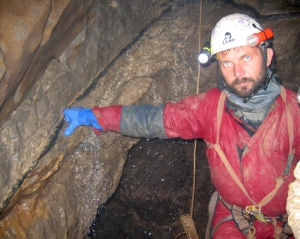 Украинских спелеолог улучшил свой же мировой рекорд глубочайшего пребывания в пещере