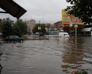 Затопления Куреневки произошло из-за больших пеньков в коллекторе - Киевавтодор