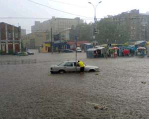 Найбільше в столиці затоплює площу Перемоги і масиви біля річки Либідь
