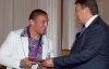 Янукович вручив олімпійцям ордена, а Бубка - президенту факел із Лондона 