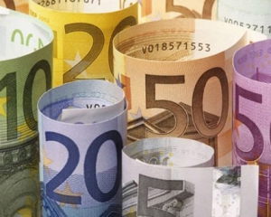 Євро набрав 5 копійок, курс долара майже не змінився