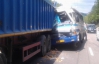 У Криму вантажівка зіткнулася з автобусом: постраждало 20 людей, 1 загинула