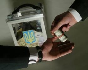 Внутрішньопартійні конфлікти, боротьба рейтингів, підкуп виборців - експерт про війни на виборах