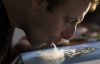 Бразильський художник малює картини димом від марихуани