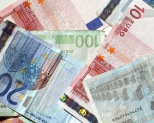 Євро на міжбанку набрав одразу 9 копійок, курс долара майже не змінився